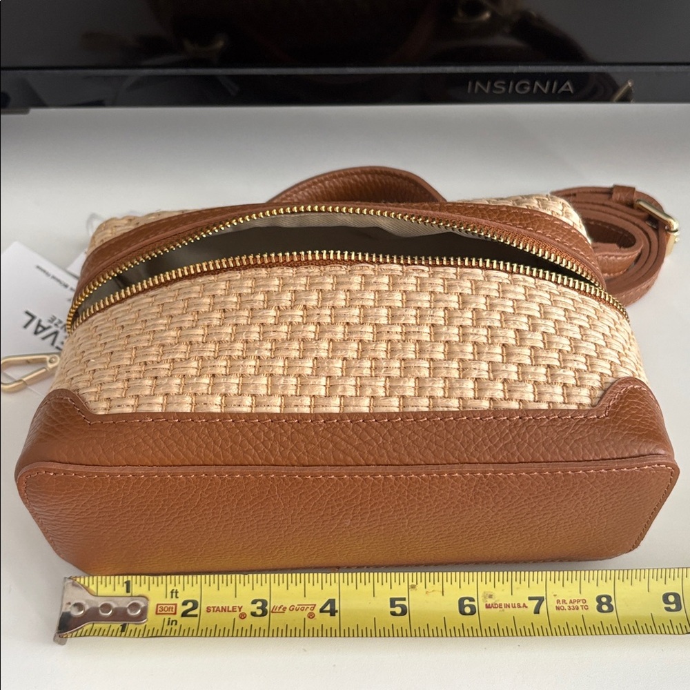 Cheval Firenze Raffia and Leather Tan Woven Handbag! Gorgeous - Picture 13 of 16